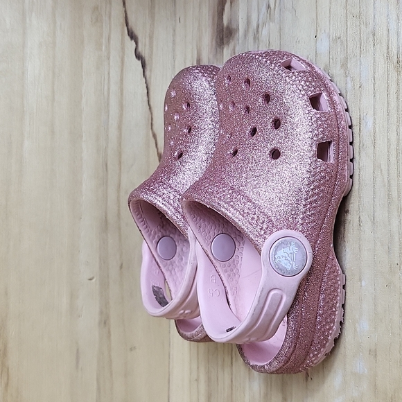 Crocs Kids Classic Glitter Clog Pink Color - Picture 4 of 11